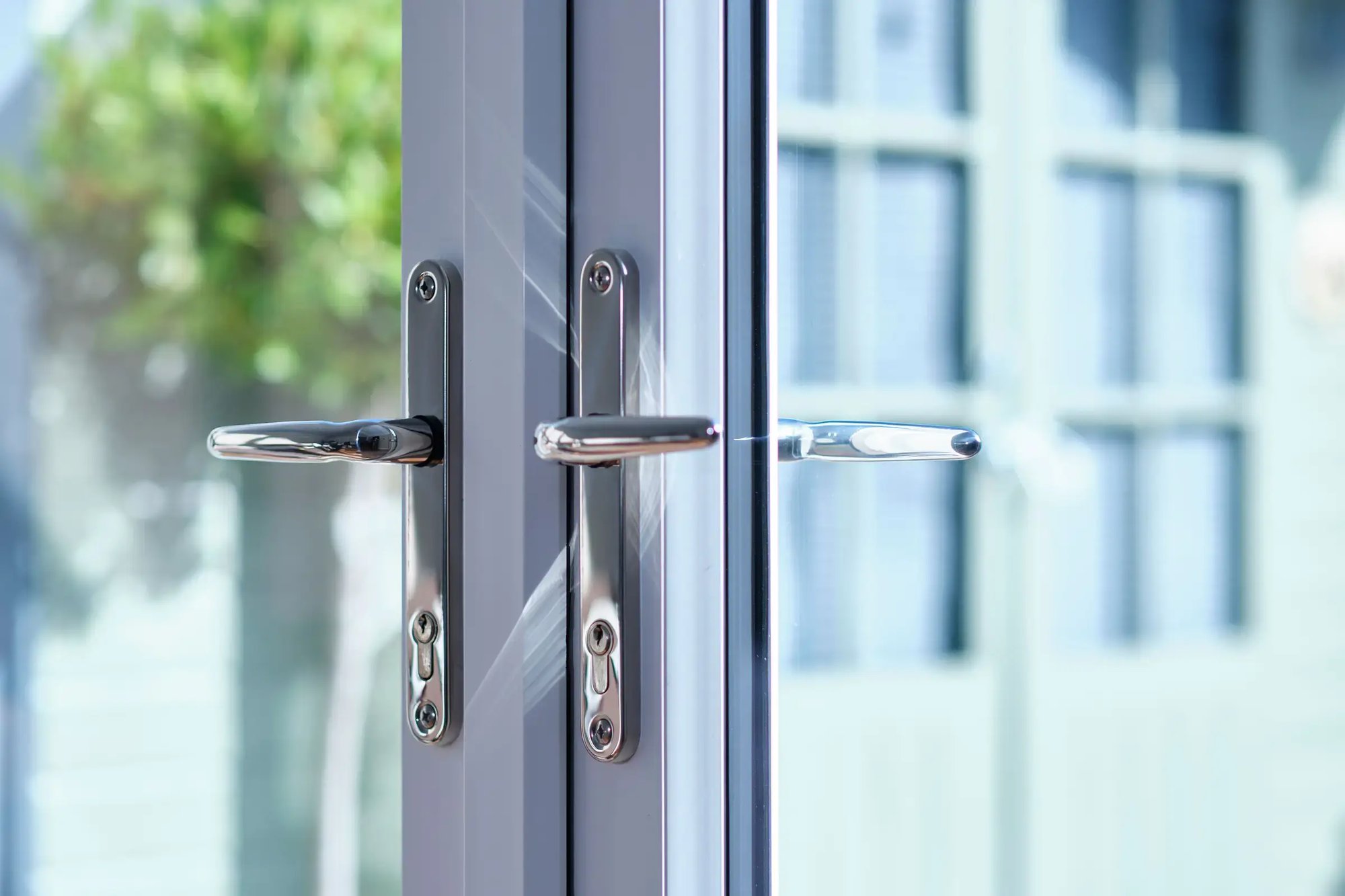 Overture-Stainless-Steel-Handle-on-Door-1536x1024 (1)