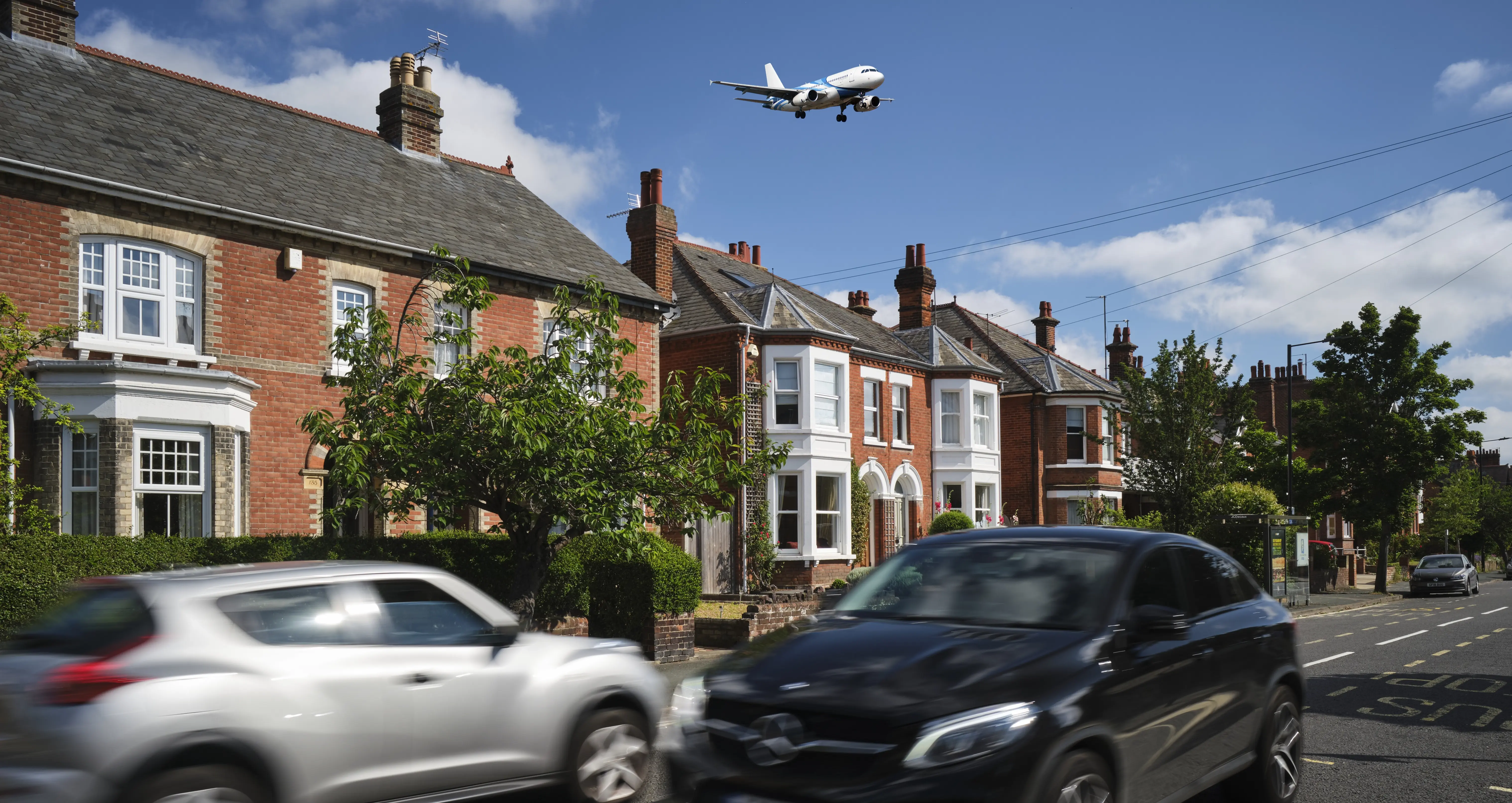 busy road showing noise pollution